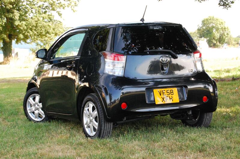 TOYOTA IQ