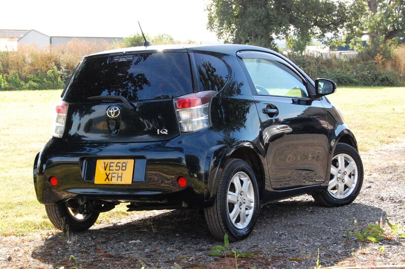 TOYOTA IQ
