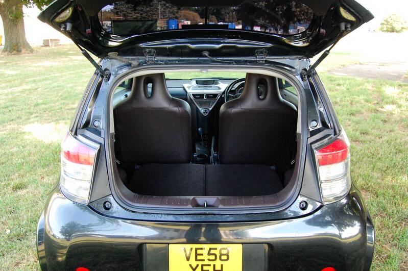 TOYOTA IQ