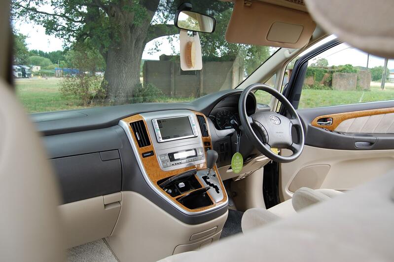 TOYOTA ALPHARD