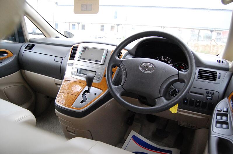 TOYOTA ALPHARD