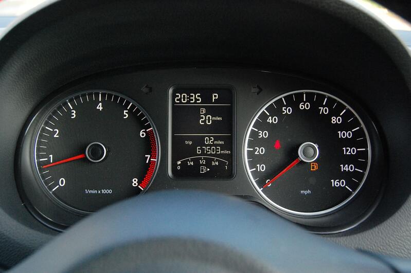 VOLKSWAGEN POLO