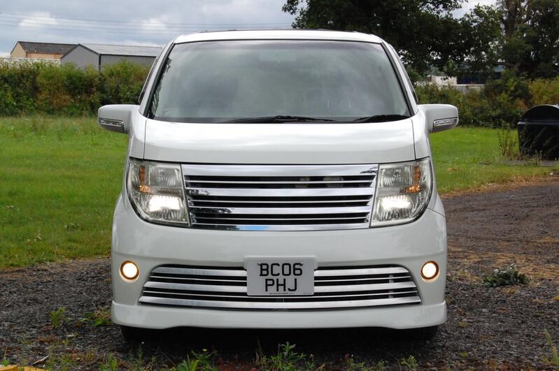 NISSAN ELGRAND