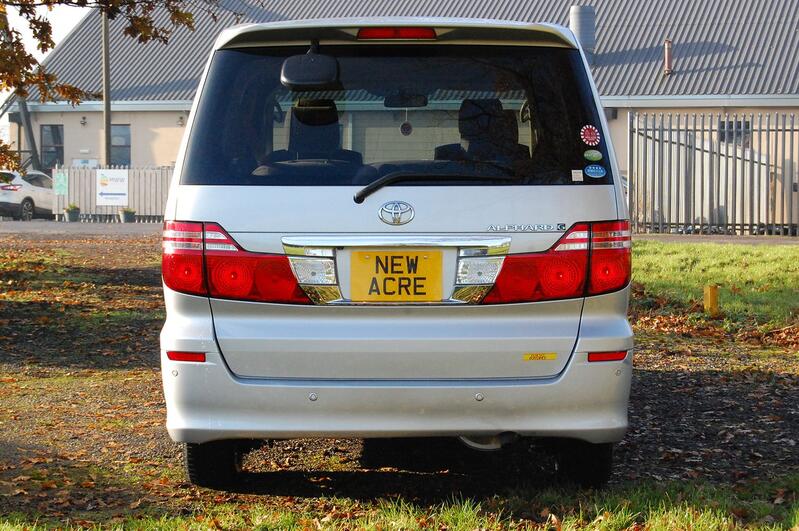 TOYOTA ALPHARD