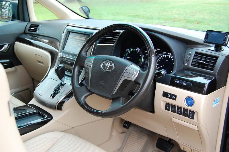 TOYOTA VELLFIRE