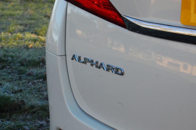 TOYOTA ALPHARD
