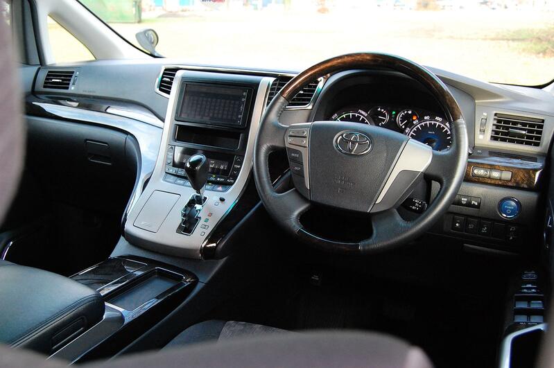 TOYOTA VELLFIRE