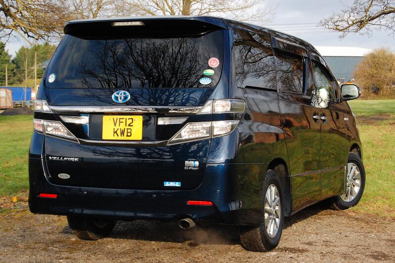 TOYOTA VELLFIRE
