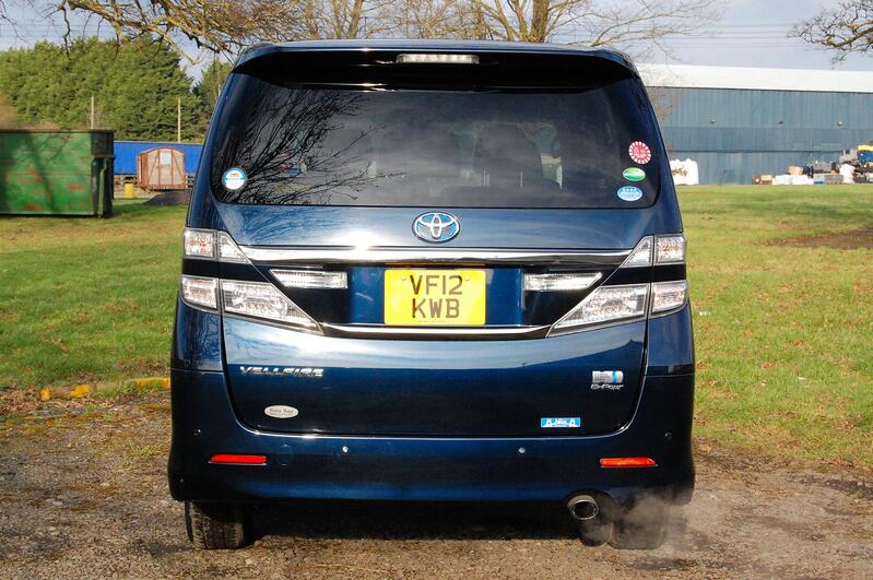 TOYOTA VELLFIRE