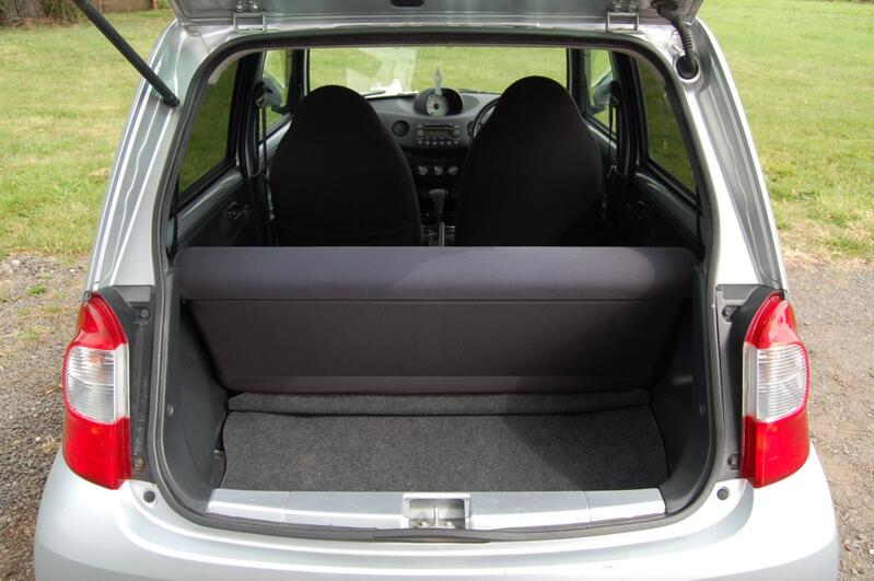 DAIHATSU ESSE