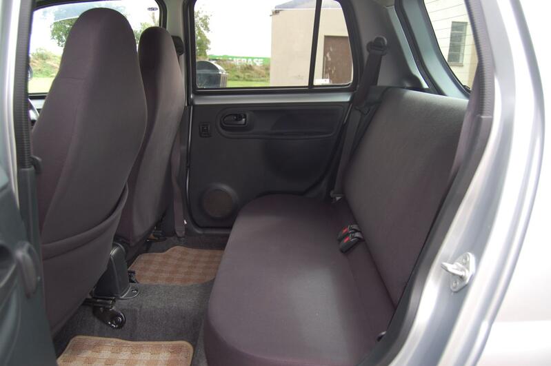 DAIHATSU ESSE