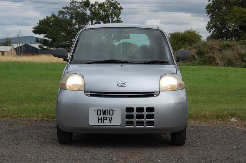 DAIHATSU ESSE