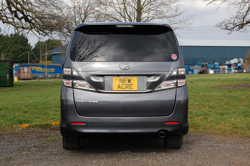 TOYOTA VELLFIRE