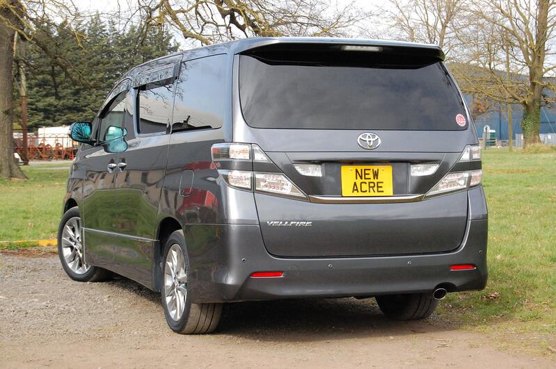 TOYOTA VELLFIRE