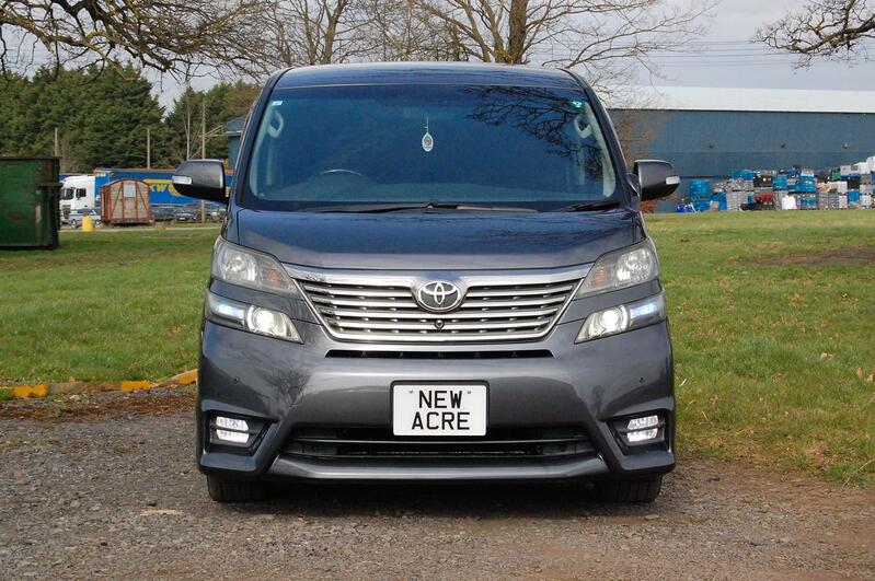 TOYOTA VELLFIRE