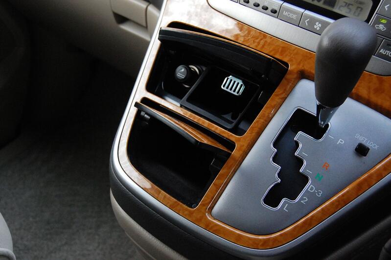 TOYOTA ALPHARD