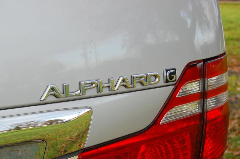 TOYOTA ALPHARD