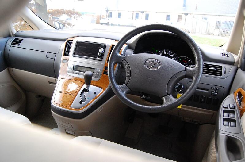 TOYOTA ALPHARD