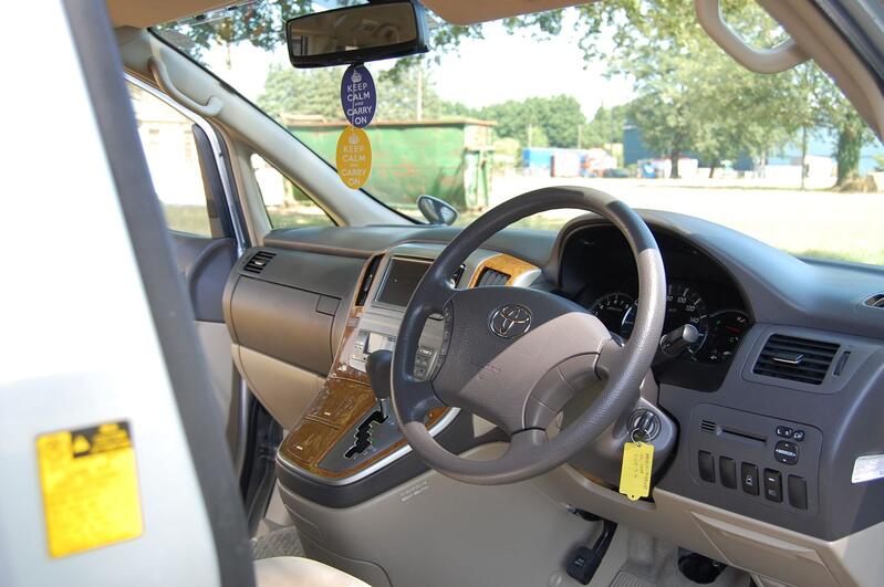 TOYOTA ALPHARD