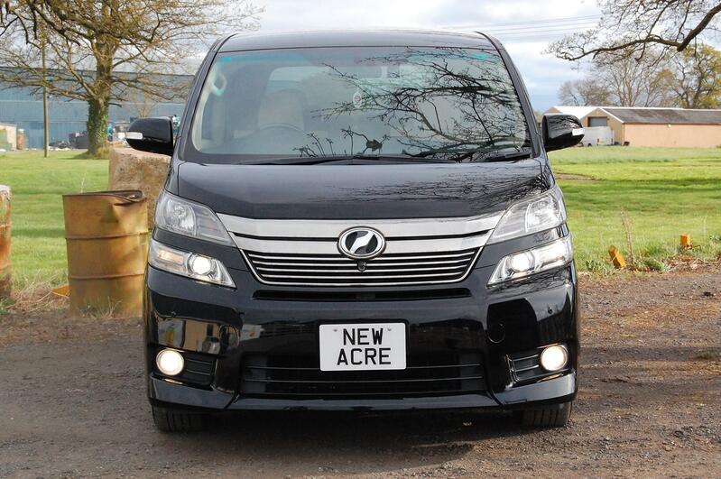 TOYOTA VELLFIRE