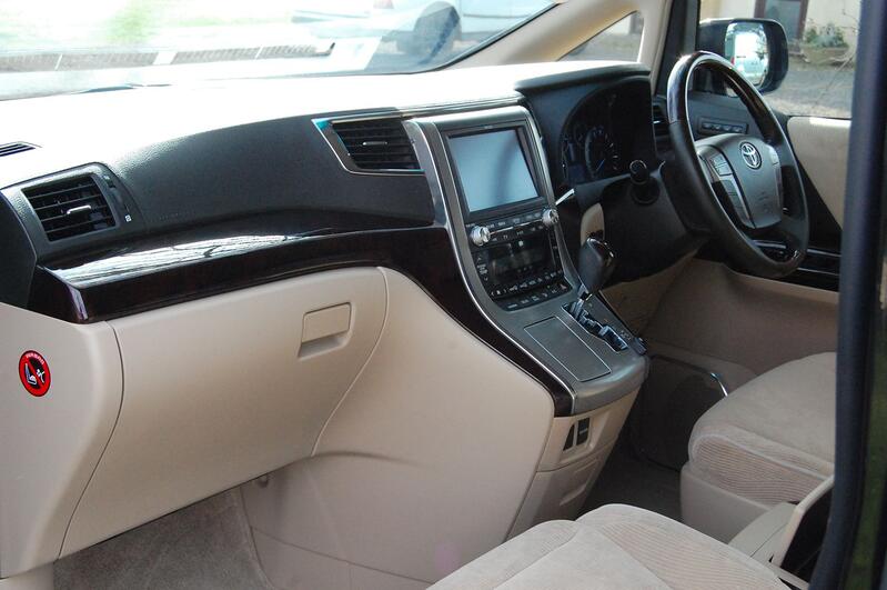 TOYOTA VELLFIRE