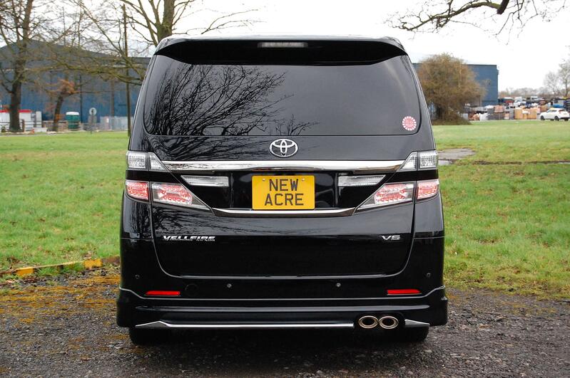 TOYOTA VELLFIRE