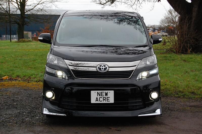 TOYOTA VELLFIRE