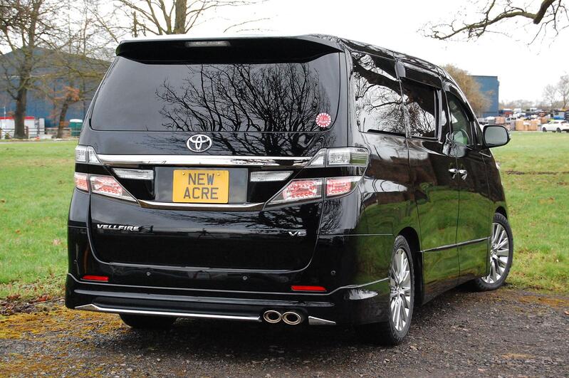 TOYOTA VELLFIRE