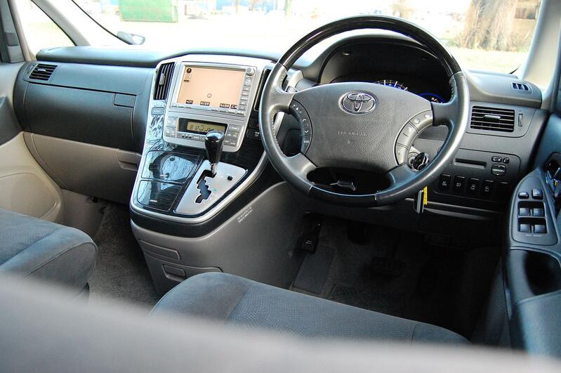 TOYOTA ALPHARD