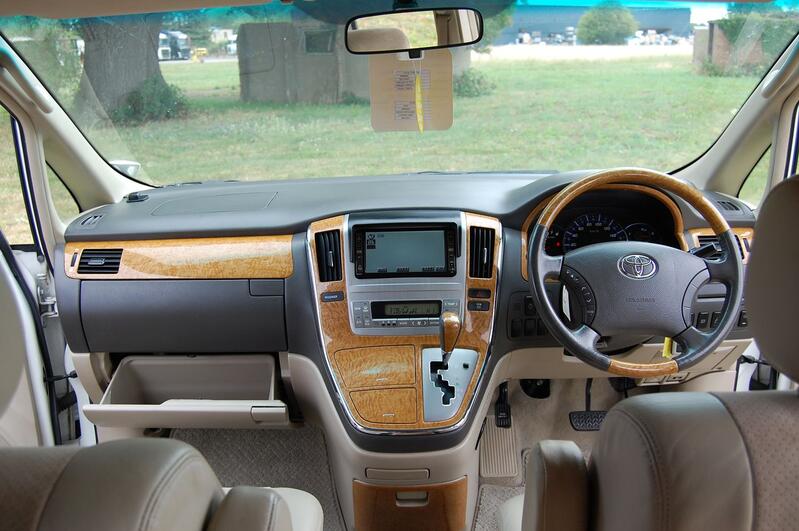 TOYOTA ALPHARD
