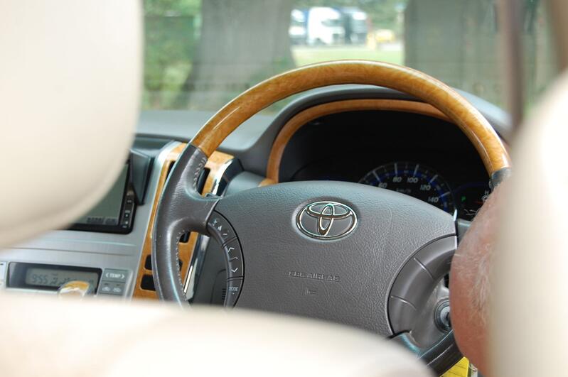 TOYOTA ALPHARD