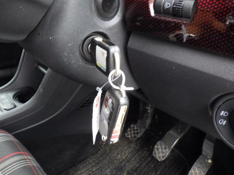 VOLKSWAGEN UP