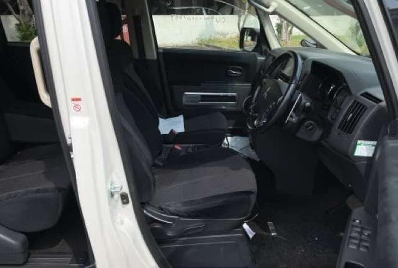MITSUBISHI DELICA