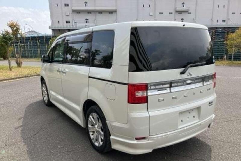 MITSUBISHI DELICA