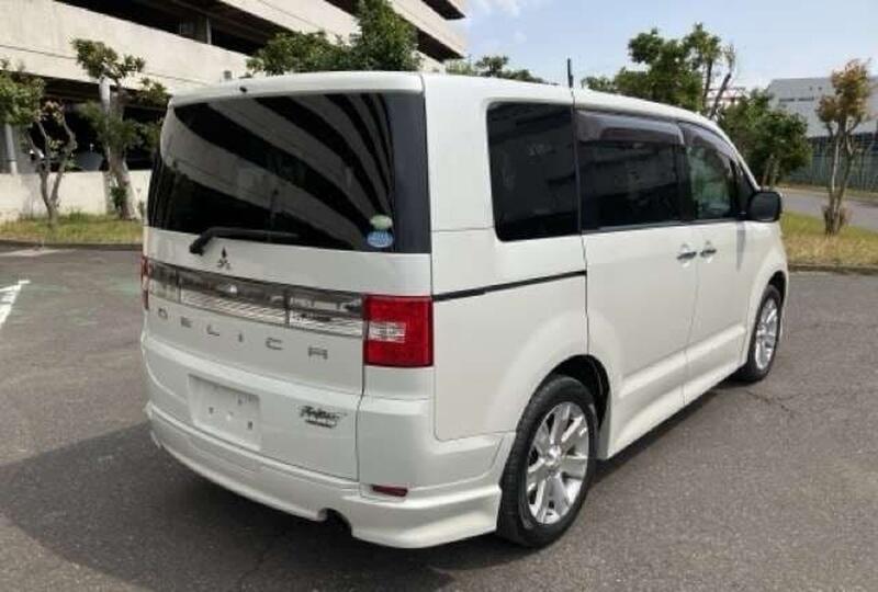 MITSUBISHI DELICA