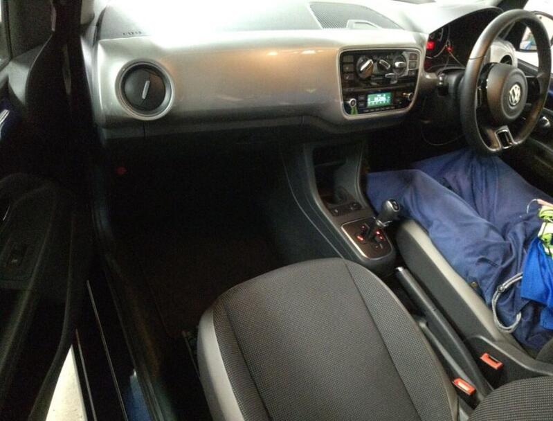 VOLKSWAGEN UP