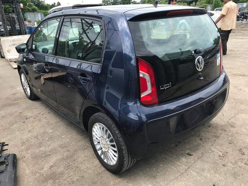 VOLKSWAGEN UP
