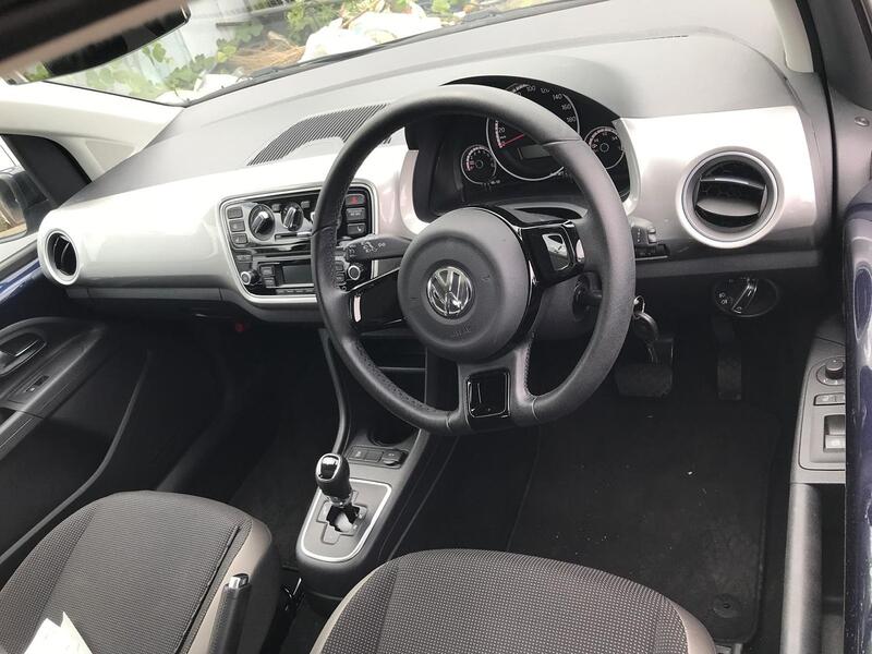 VOLKSWAGEN UP
