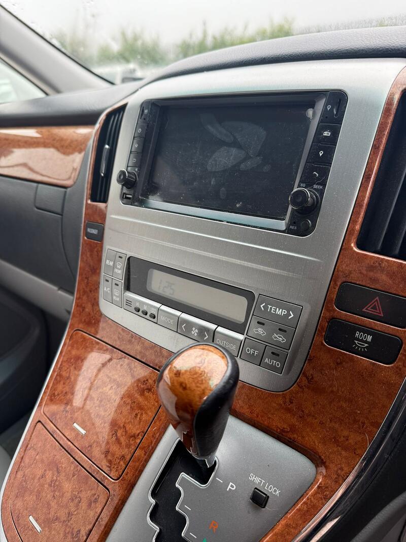 TOYOTA ALPHARD