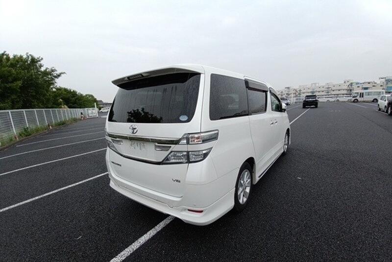TOYOTA VELLFIRE