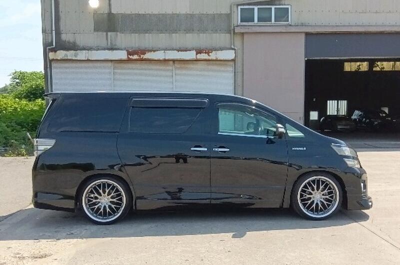 TOYOTA VELLFIRE