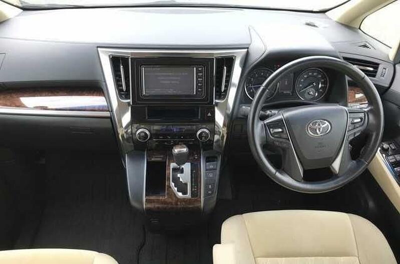 TOYOTA VELLFIRE