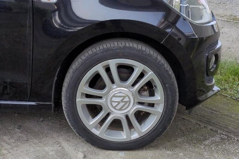 VOLKSWAGEN UP