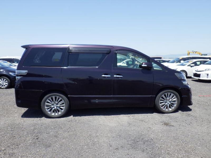 TOYOTA VELLFIRE