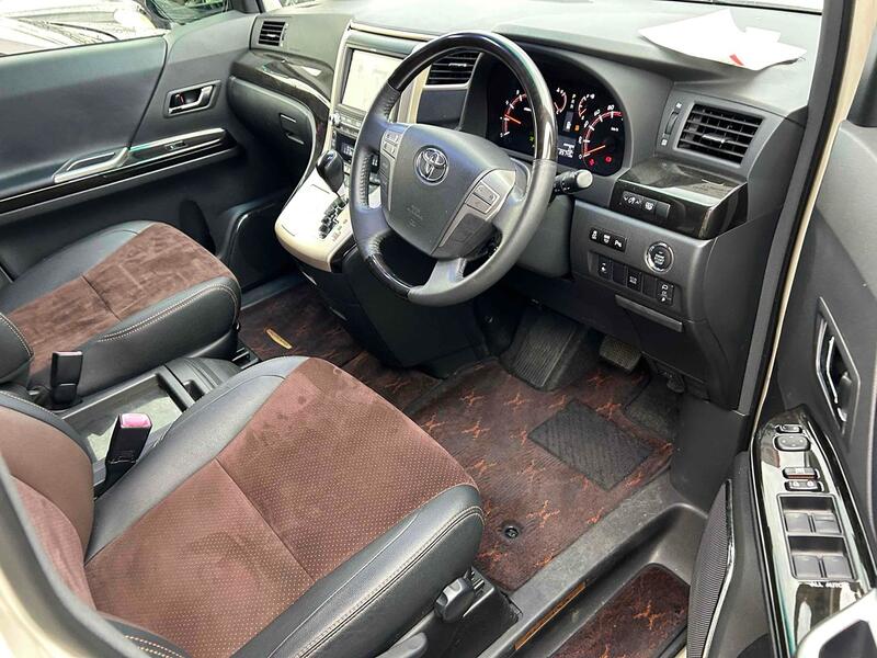 TOYOTA ALPHARD